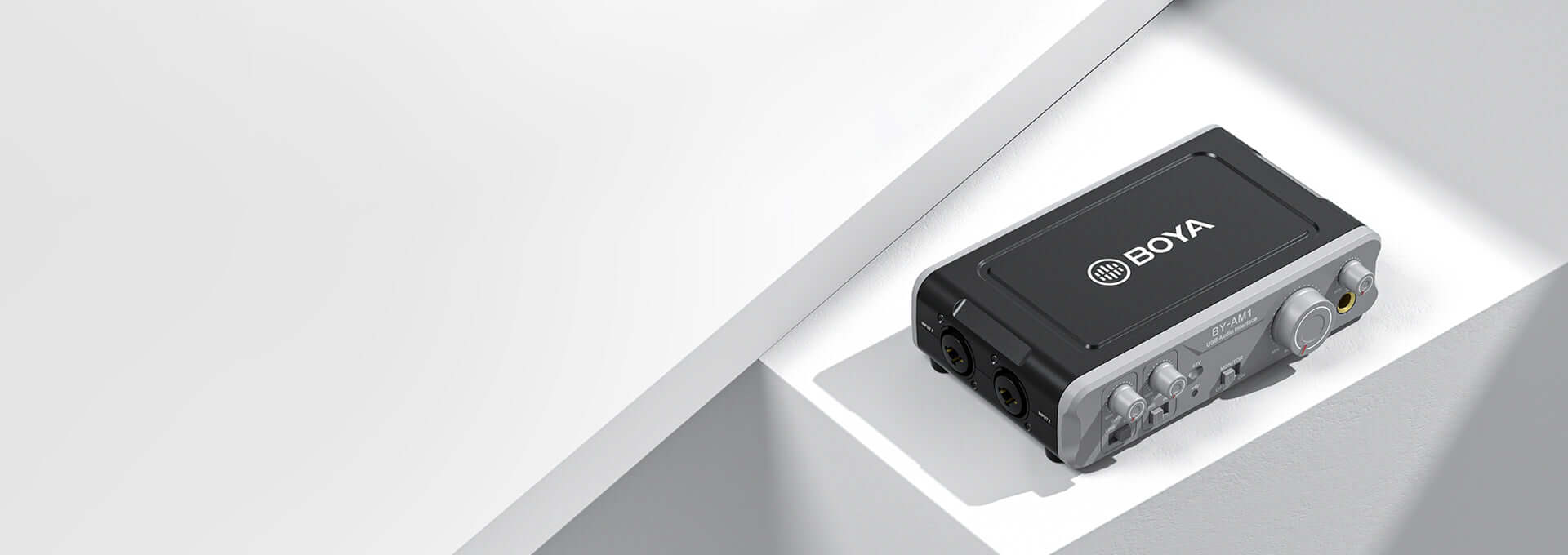 Mezclador de audio de doble canal Boya AM1 Accesorios para micrófono Mezclador de audio de doble canal Boya AM1 para entrega inmediata en nuestras tiendas de Escazú y Curridabat. Tienda en línea con envíos a toda Costa Rica. Garantía en Costa Rica.