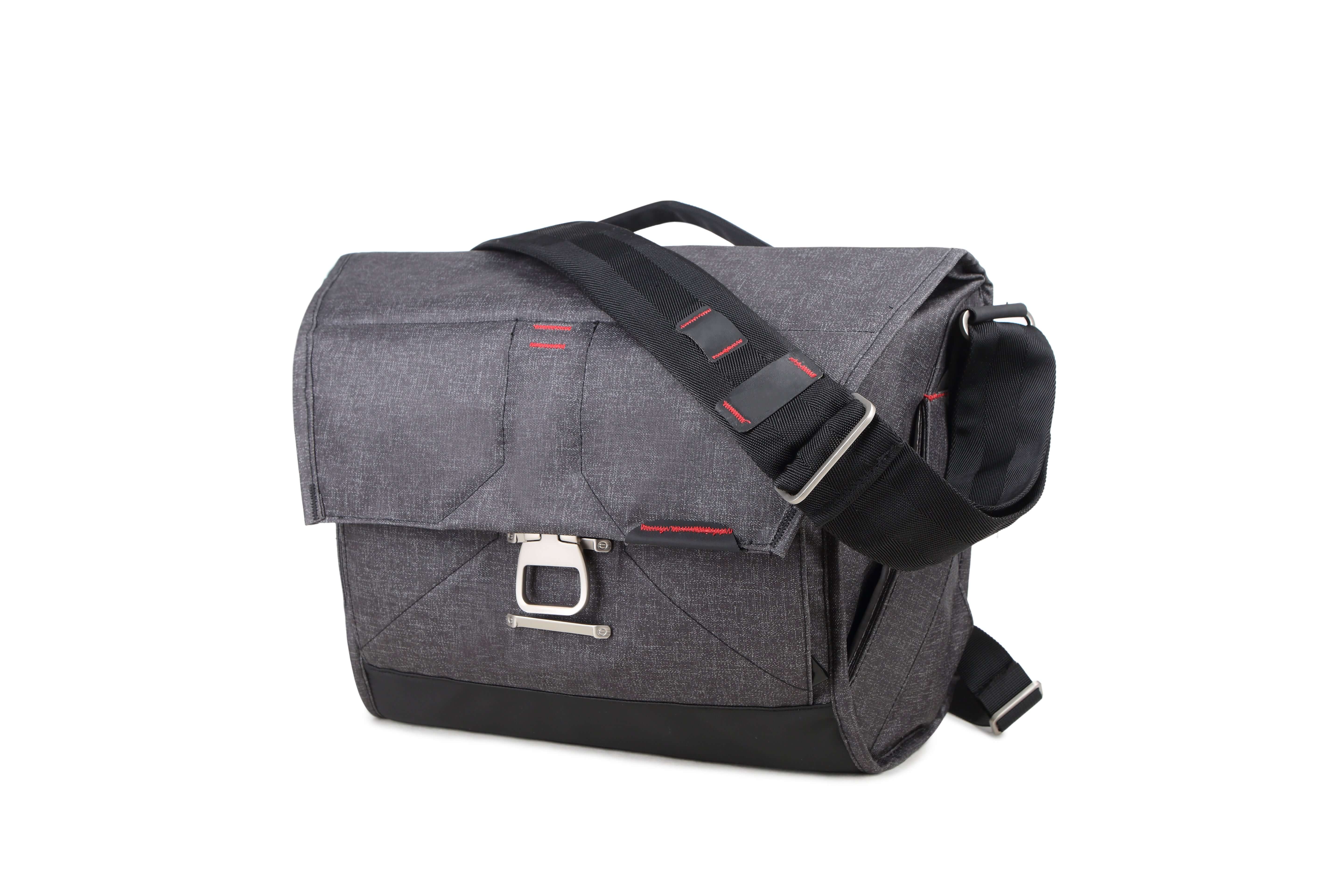 Everyday Maletín de hombro tipo mensajero 13L Maletin para cámara Everyday Maletín de hombro tipo mensajero 13L para entrega inmediata en nuestras tiendas de Escazú y Curridabat. Tienda en línea con envíos a toda Costa Rica. Garantía en Costa Rica.