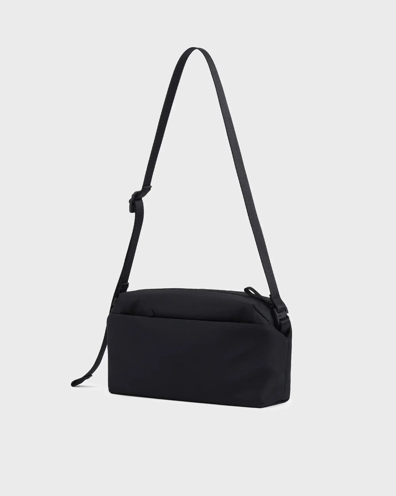 Sling para Cámara Dolomite Mochila Sling para Cámara Dolomite para entrega inmediata en nuestras tiendas de Escazú y Curridabat. Tienda en línea con envíos a toda Costa Rica. Garantía en Costa Rica.