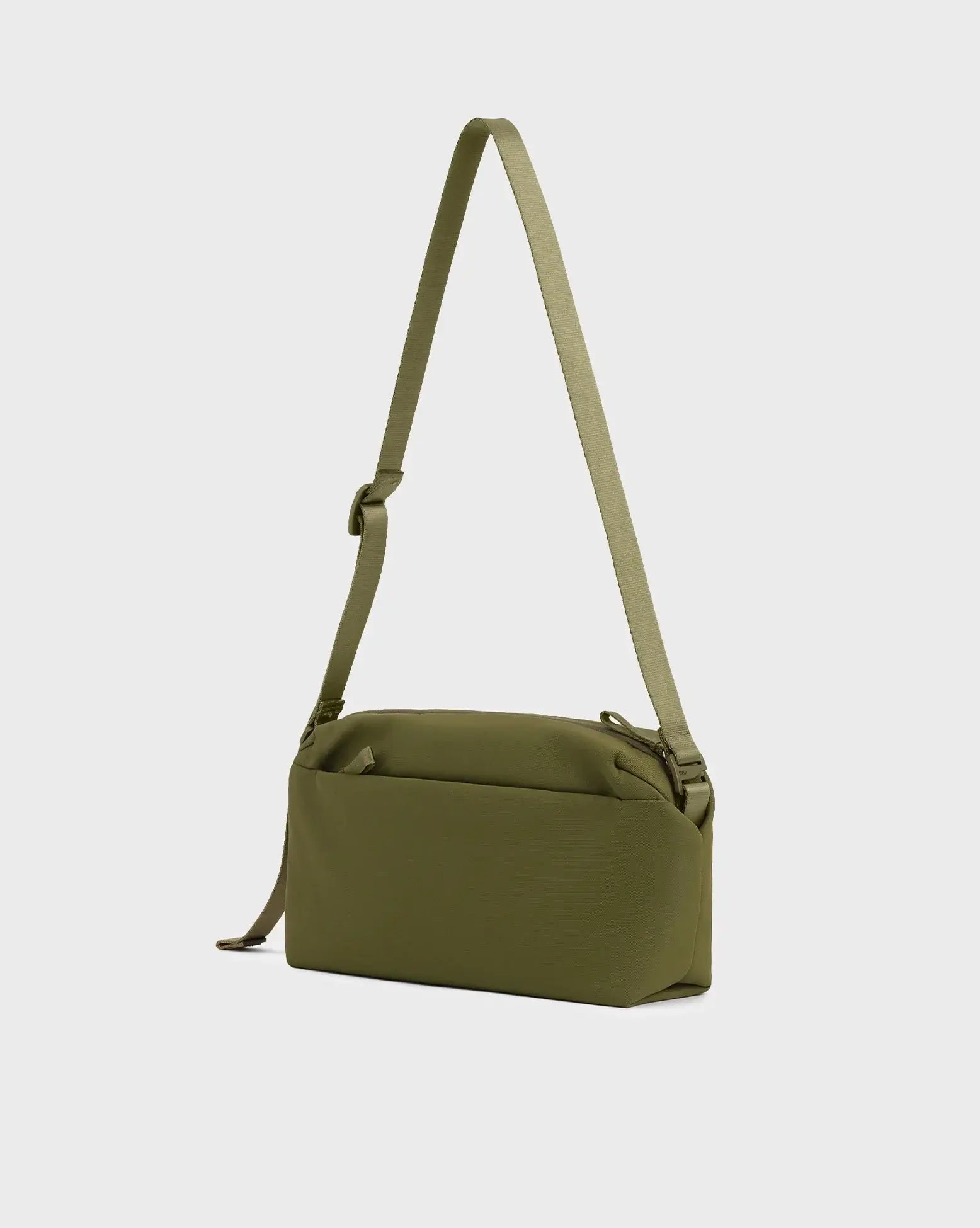 Sling para Cámara Dolomite Mochila Sling para Cámara Dolomite para entrega inmediata en nuestras tiendas de Escazú y Curridabat. Tienda en línea con envíos a toda Costa Rica. Garantía en Costa Rica.