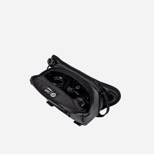 Bolso cruzado Rogue de 3 litros, marca Wandrd Bolso de viaje Bolso cruzado Rogue de 3 litros, marca Wandrd para entrega inmediata en nuestras tiendas de Escazú y Curridabat. Tienda en línea con envíos a toda Costa Rica. Garantía en Costa Rica.