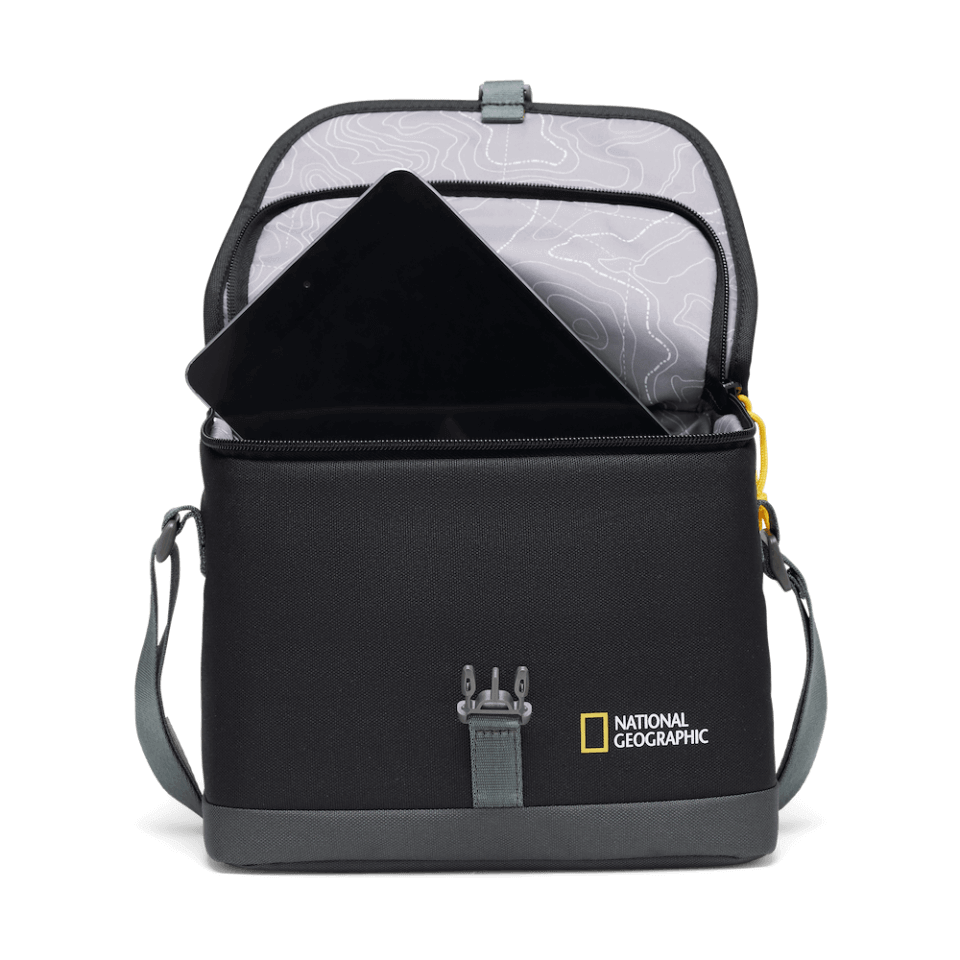 Bolso de hombro mediano de National Geographic Maletin para cámara Bolso de hombro mediano de National Geographic para entrega inmediata en nuestras tiendas de Escazú y Curridabat. Tienda en línea con envíos a toda Costa Rica. Garantía en Costa Rica.