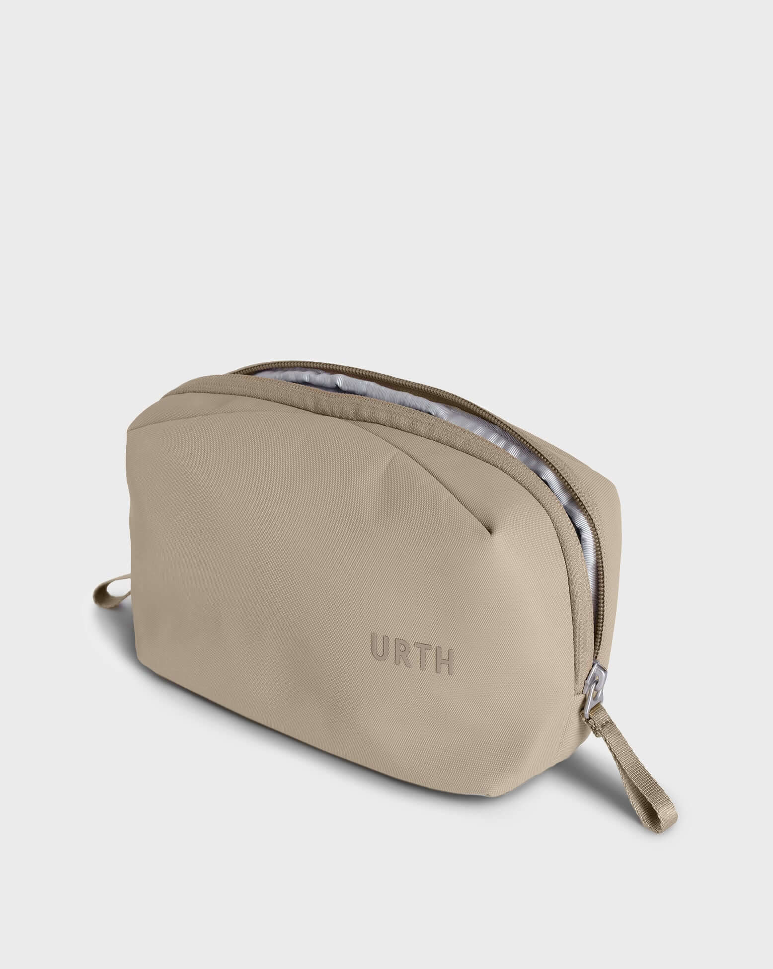 Estuche para accesorios Zeolite Mochila Estuche para accesorios Zeolite para entrega inmediata en nuestras tiendas de Escazú y Curridabat. Tienda en línea con envíos a toda Costa Rica. Garantía en Costa Rica.