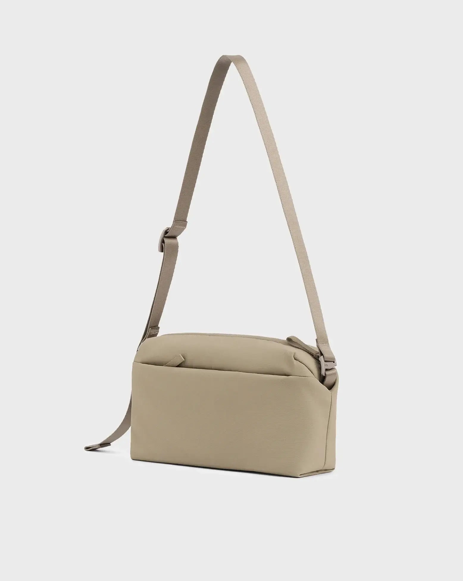 Sling para Cámara Dolomite Mochila Sling para Cámara Dolomite para entrega inmediata en nuestras tiendas de Escazú y Curridabat. Tienda en línea con envíos a toda Costa Rica. Garantía en Costa Rica.