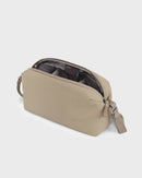 Sling para Cámara Dolomite Mochila Sling para Cámara Dolomite para entrega inmediata en nuestras tiendas de Escazú y Curridabat. Tienda en línea con envíos a toda Costa Rica. Garantía en Costa Rica.