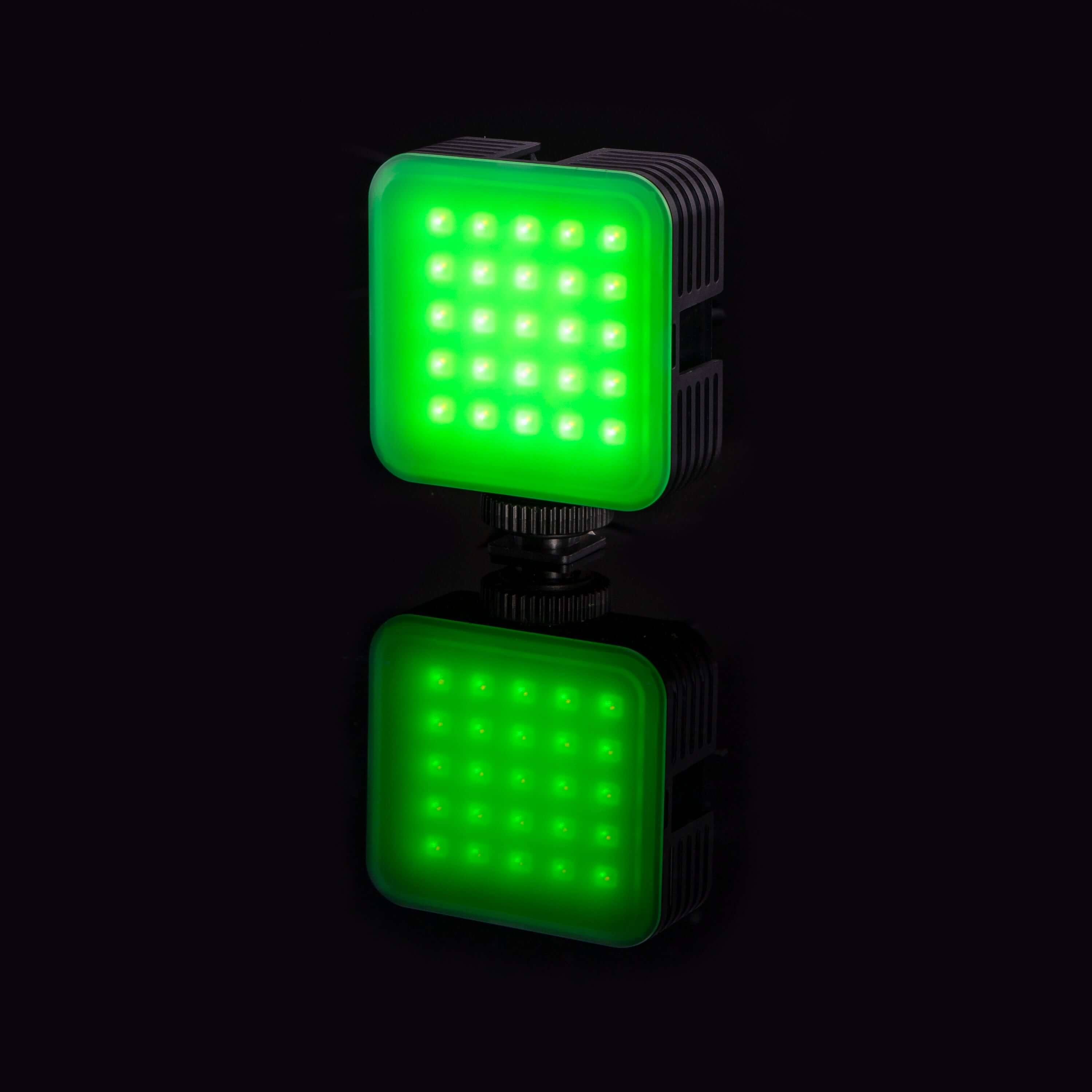 Promaster lámpara LED RGB compacta CL33RGB Luz Continua Promaster lámpara LED RGB compacta CL33RGB para entrega inmediata en nuestras tiendas de Escazú y Curridabat. Tienda en línea con envíos a toda Costa Rica. Garantía en Costa Rica.
