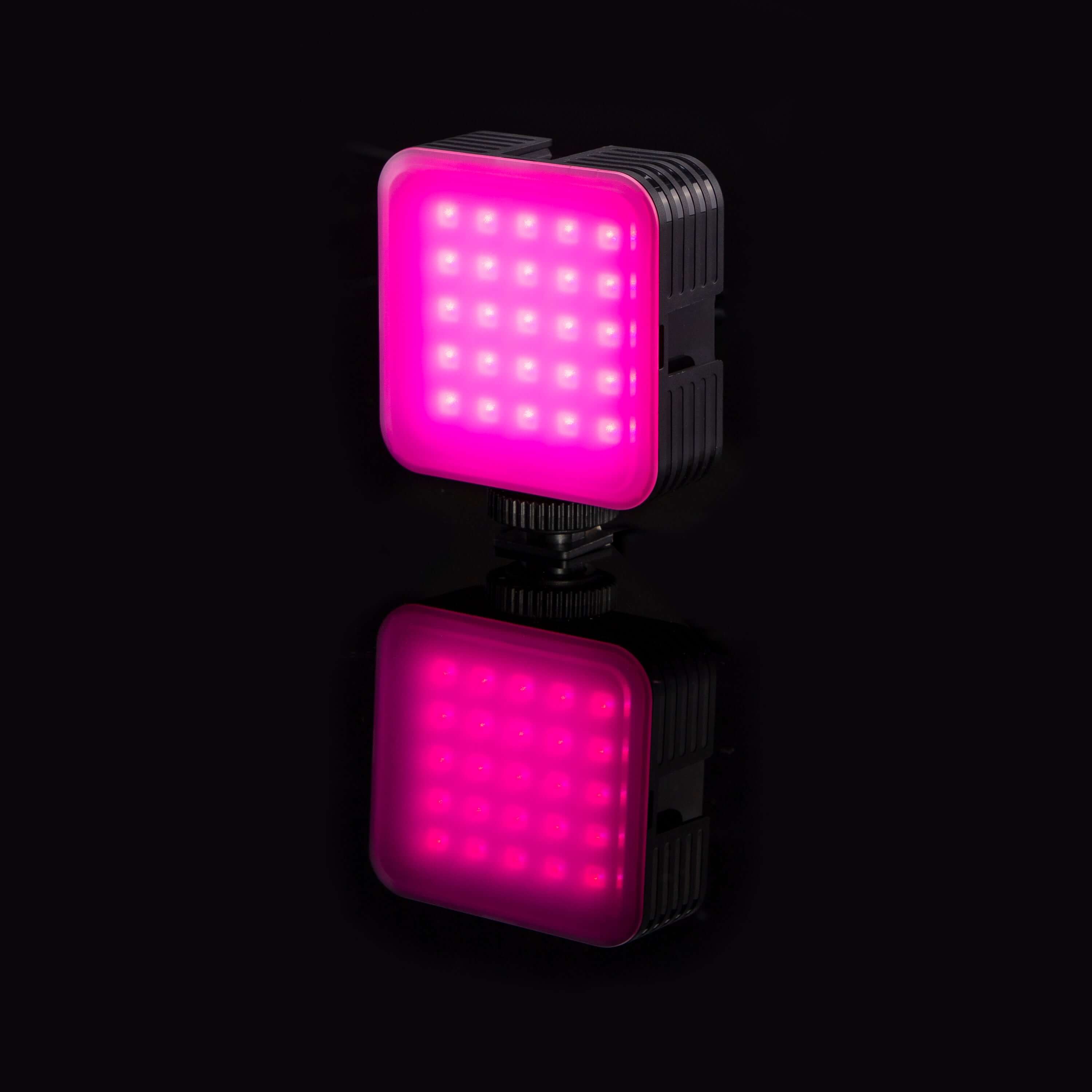 Promaster lámpara LED RGB compacta CL33RGB Luz Continua Promaster lámpara LED RGB compacta CL33RGB para entrega inmediata en nuestras tiendas de Escazú y Curridabat. Tienda en línea con envíos a toda Costa Rica. Garantía en Costa Rica.