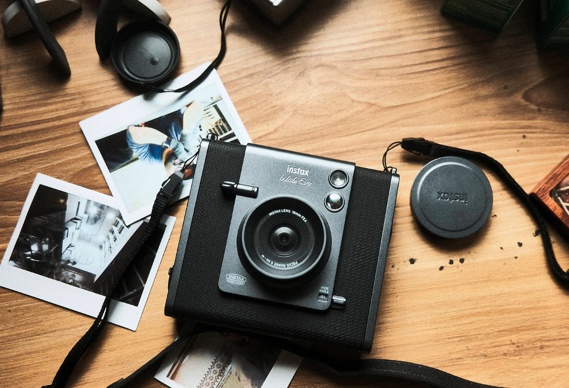 Camara Instax Wide EVO