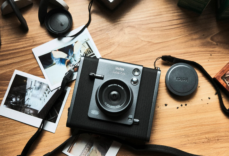 Camara Instax Wide EVO