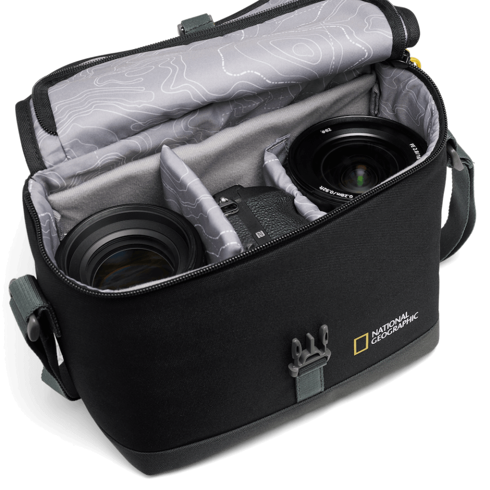 Bolso de hombro mediano de National Geographic Maletin para cámara Bolso de hombro mediano de National Geographic para entrega inmediata en nuestras tiendas de Escazú y Curridabat. Tienda en línea con envíos a toda Costa Rica. Garantía en Costa Rica.