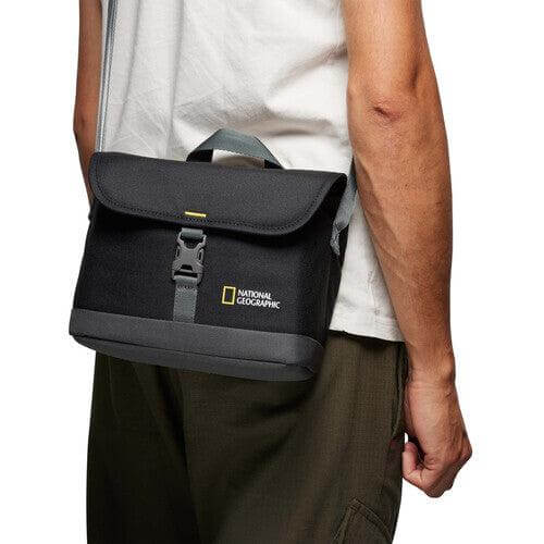 Bolso de hombro mediano de National Geographic Maletin para cámara Bolso de hombro mediano de National Geographic para entrega inmediata en nuestras tiendas de Escazú y Curridabat. Tienda en línea con envíos a toda Costa Rica. Garantía en Costa Rica.