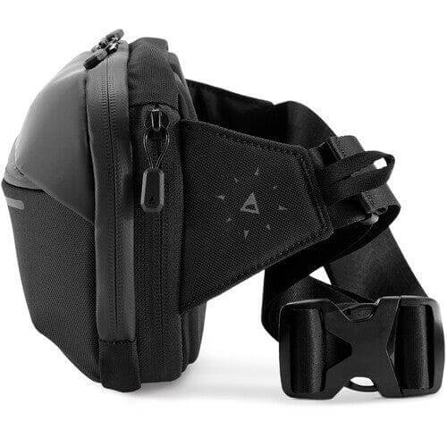 Navigator Sling 1L Maletin para cámara Navigator Sling 1L para entrega inmediata en nuestras tiendas de Escazú y Curridabat. Tienda en línea con envíos a toda Costa Rica. Garantía en Costa Rica.
